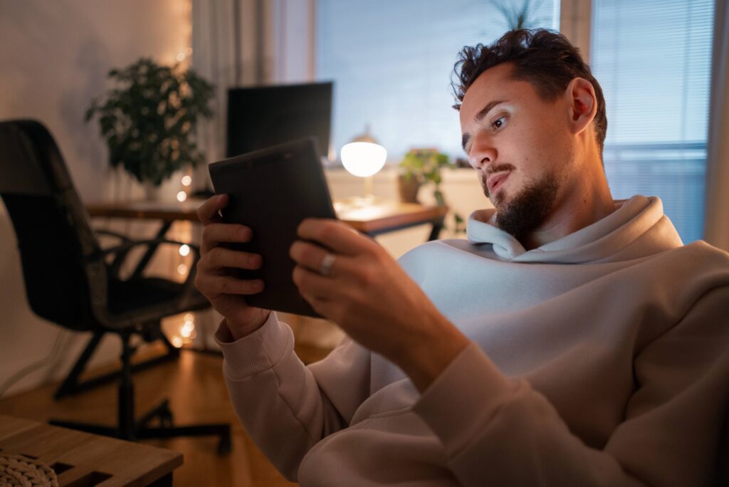 Digital overload and smartphone use preventing mental recovery